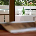 Hotel Haringerhof Mit Saunawelt Und Naturbadeteich
