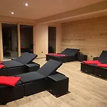 Haringerhof Mit Saunawelt Und Naturbadeteich 호텔 3*