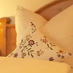 호텔 Haringerhof Mit Saunawelt Und Naturbadeteich 3*