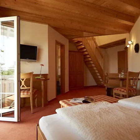 Haringerhof Mit Saunawelt Und Naturbadeteich 3* Grafenhausen