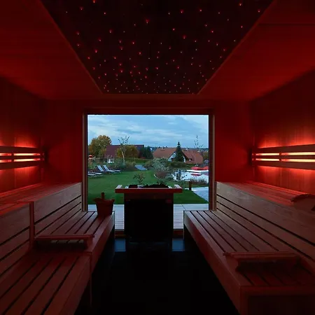 Hotel Haringerhof Mit Saunawelt Und Naturbadeteich