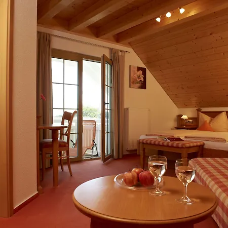 Haringerhof Mit Saunawelt Und Naturbadeteich Grafenhausen