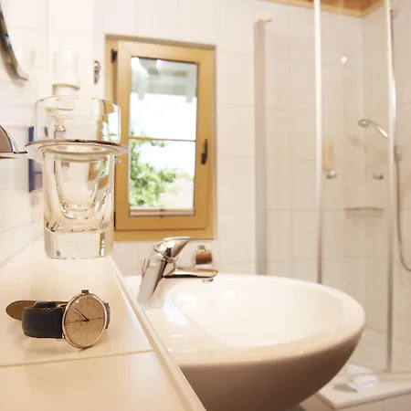 Hotel Haringerhof Mit Saunawelt Und Naturbadeteich 3*