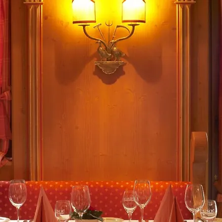 Haringerhof Mit Saunawelt Und Naturbadeteich Hotel Grafenhausen