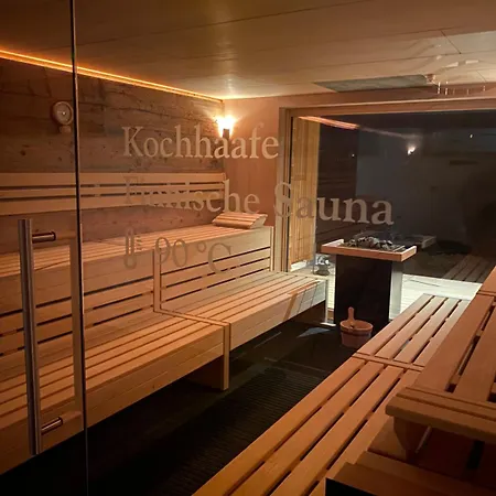 Hotel Haringerhof Mit Saunawelt Und Naturbadeteich Grafenhausen