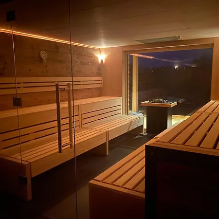 Haringerhof Mit Saunawelt Und Naturbadeteich