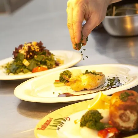 Haringerhof Mit Saunawelt Und Naturbadeteich 3*