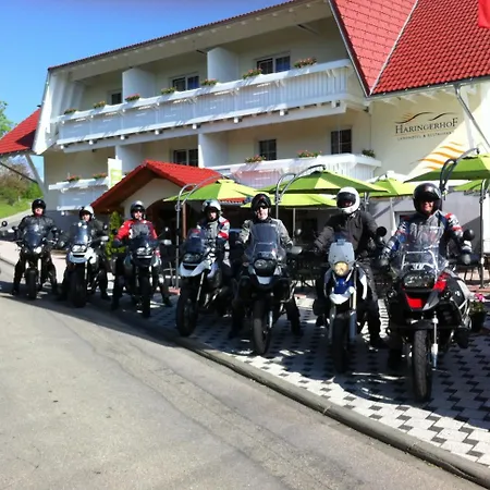 Haringerhof Mit Saunawelt Und Naturbadeteich 3*