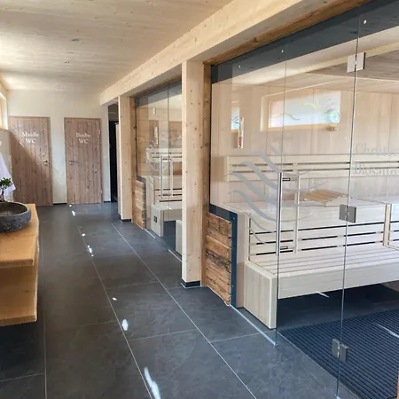 Haringerhof Mit Saunawelt Und Naturbadeteich Hotel