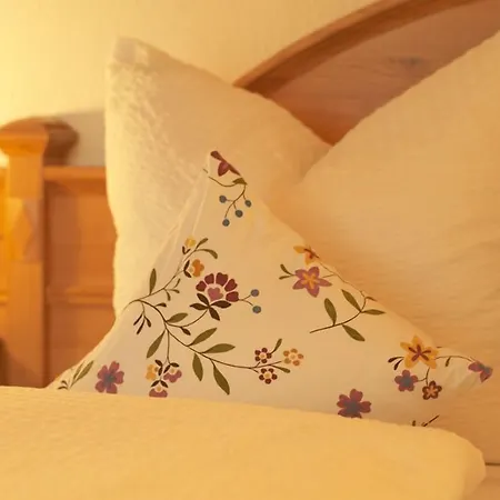 Hotel Haringerhof Mit Saunawelt Und Naturbadeteich 3*