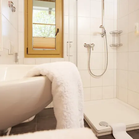 Haringerhof Mit Saunawelt Und Naturbadeteich