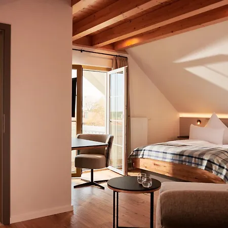 Hotel Haringerhof Mit Saunawelt Und Naturbadeteich