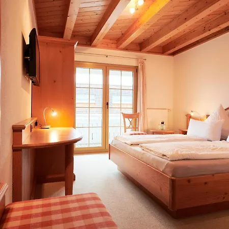 Hotel Haringerhof Mit Saunawelt Und Naturbadeteich Grafenhausen