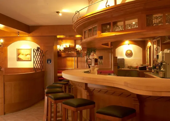 Haringerhof Mit Saunawelt Und Naturbadeteich 3*