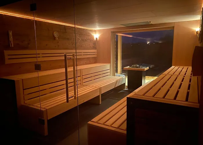 Haringerhof Mit Saunawelt Und Naturbadeteich