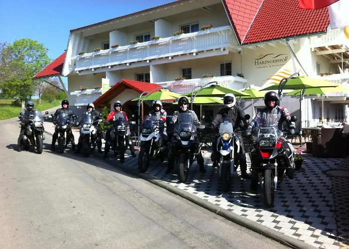 Haringerhof Mit Saunawelt Und Naturbadeteich 3*