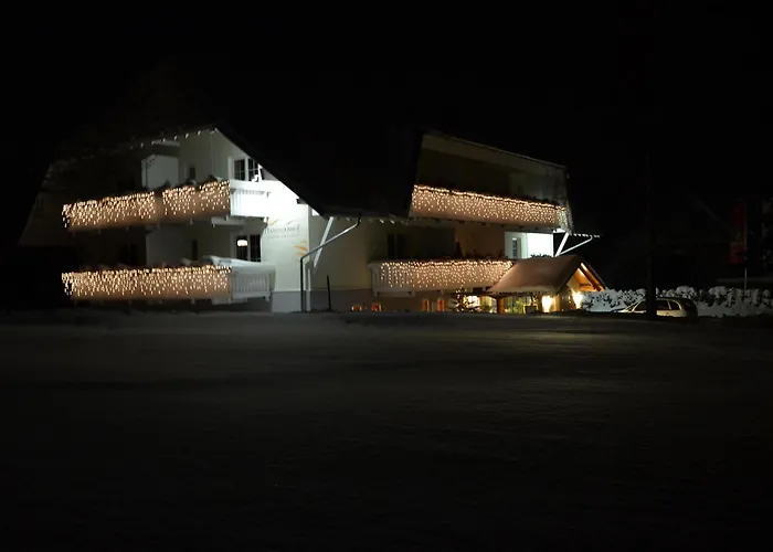 Haringerhof Mit Saunawelt Und Naturbadeteich